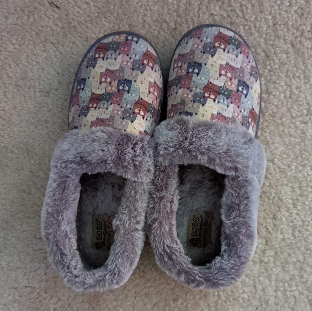 W 7.5 BOBS by Sketchers women's slippers animal print